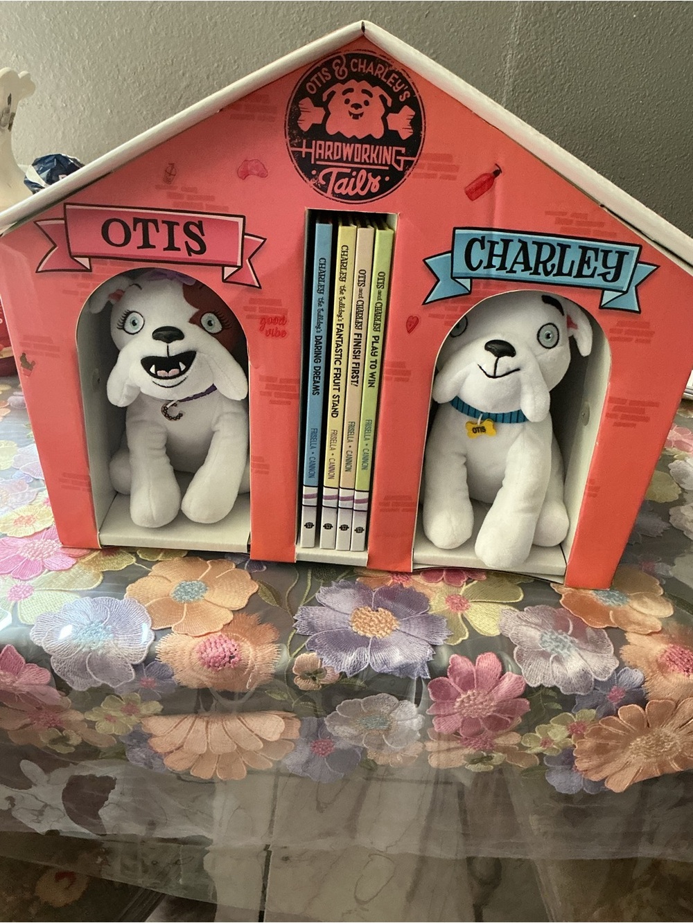 Mattel Hardworking Tails Otis & Charley Plush Set - White with Coral Box Accents